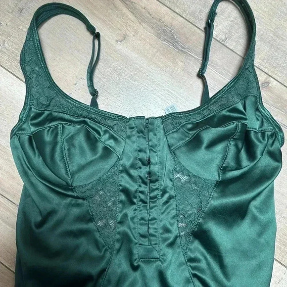 Urban Outfitters Green Satin & Lace Corset Bustier Bodysuit Out from Under Sz XS - Picture 6 of 10